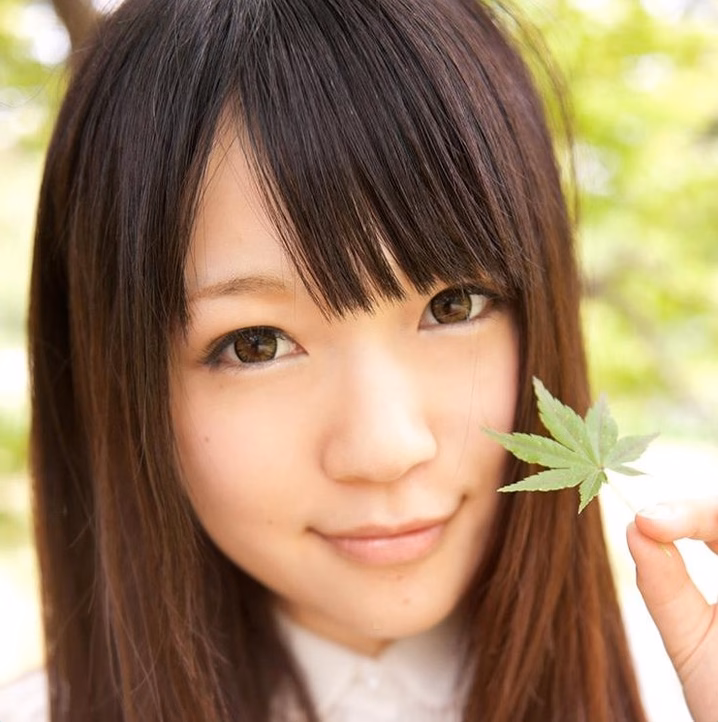 南梨央奈